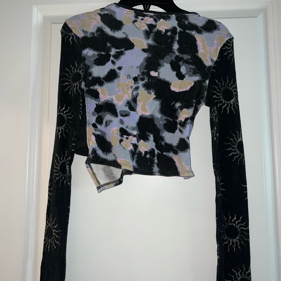 Urban Outfitters Black and Multicolor Crop Top - Picture 3 of 5